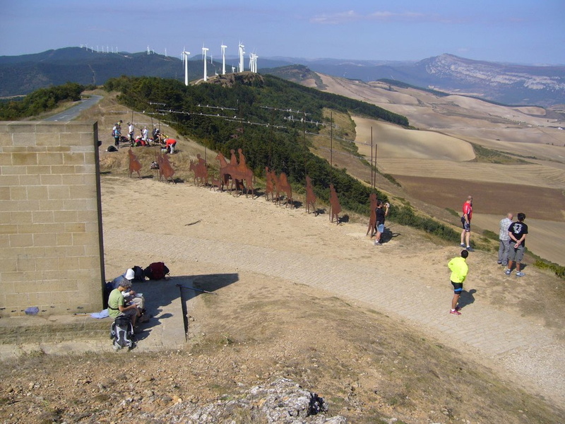 Un dernier coup d'oeil au Monte del Perdón, avant de redescendre... - 024.JPG 024.JPG