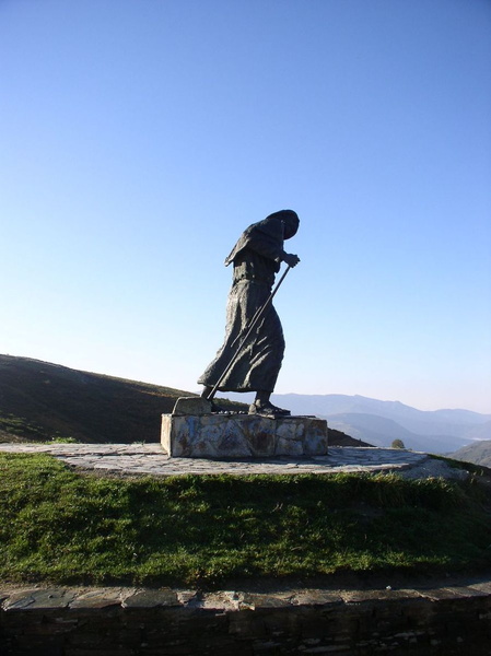 Arrêt obligé devant le pèlerin immobile, au col de San Roque - 056.JPG 056.JPG
