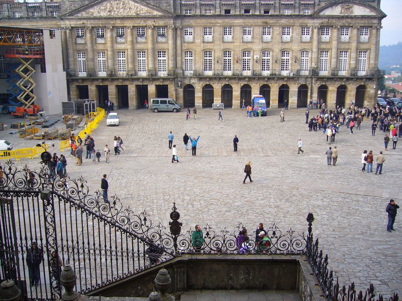 Préparation de la venue du pape, on est loin du calme habituel de cette place... - 084.JPG 084.JPG