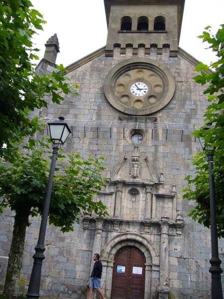 Eglise de Burghete où nous faisons étape cette nuit. Pas envie de dormir à Roncevaux ! - 009.JPG 009.JPG